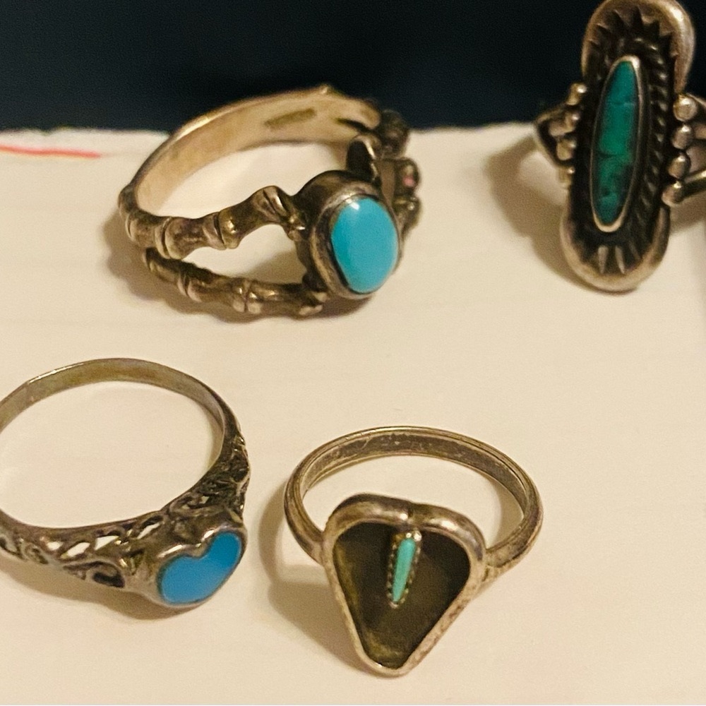 6 pcs Turquoise Stone Silver Rings. Size varies. 2 Small pinky ring, lg  7, & 6